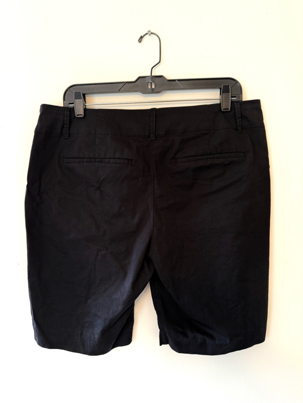 Ann Taylor Black Boardwalk Bermuda Shorts Quiet Luxury Minimalist Tailored Chic - Picture 2 of 9